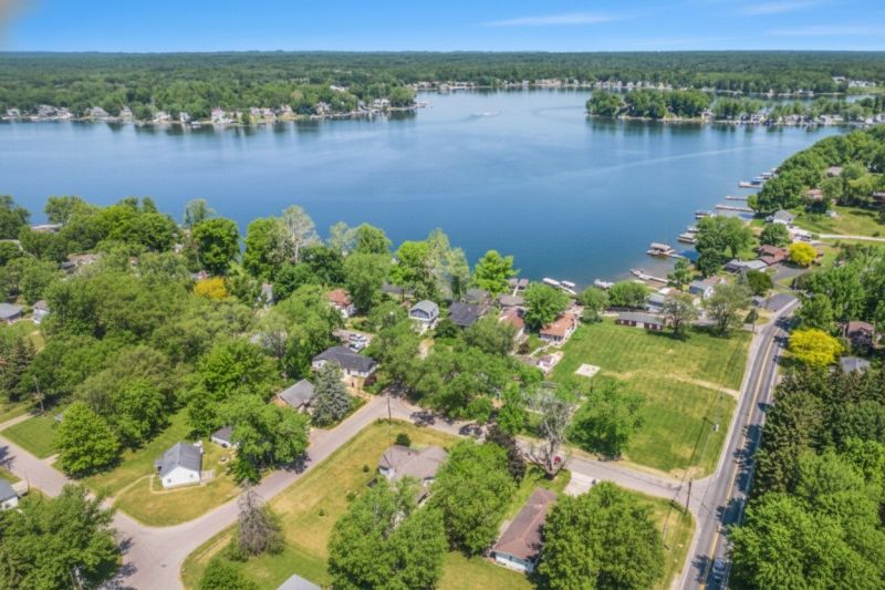 Best Siding Repair pros in Walled Lake, MI